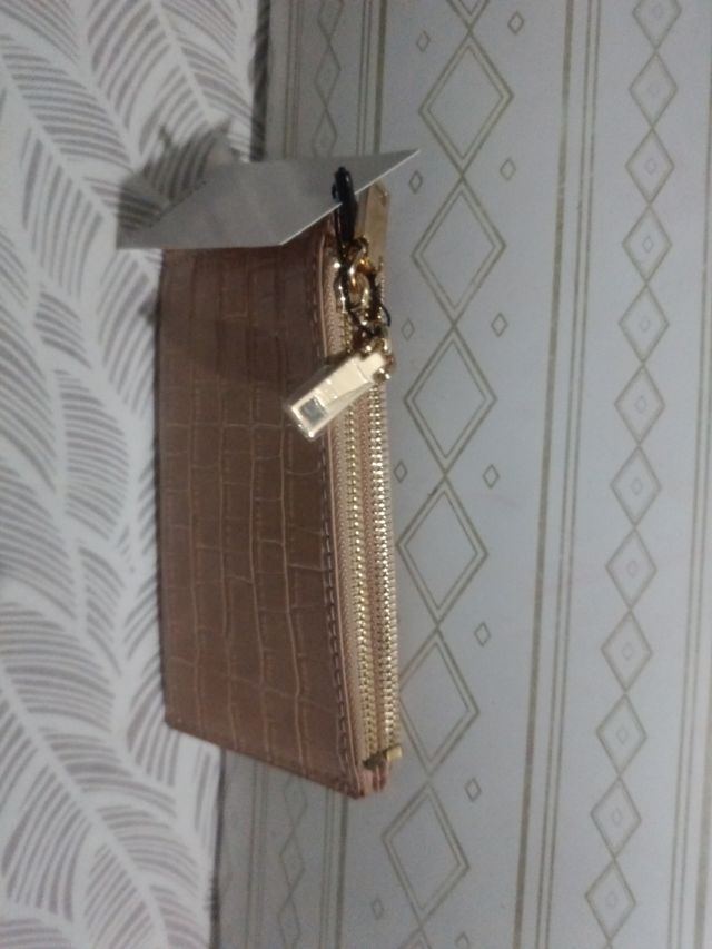Billetera Mango Beige con doble Cremallera Dorada