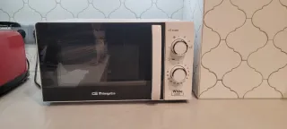 Microondas Blanco Orbegozo 20L
