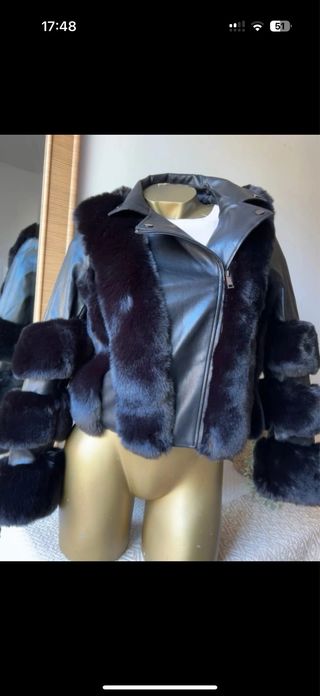 Chaqueta efecto piel Chris Wang Negra