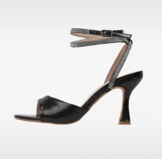 Sandalias tobilleras piel negras