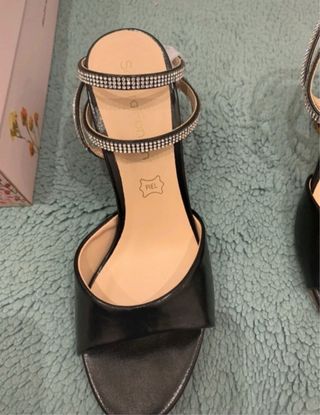 Sandalias tobilleras piel negras