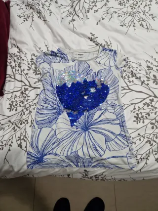 Camiseta Desigual niña corazón lentejuelas