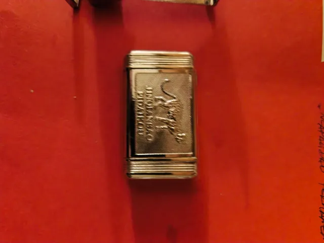 Hebilla mechero con diseño de tigre