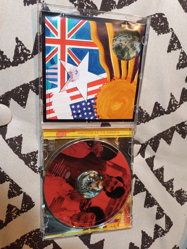 Pack The Monkees + Suede