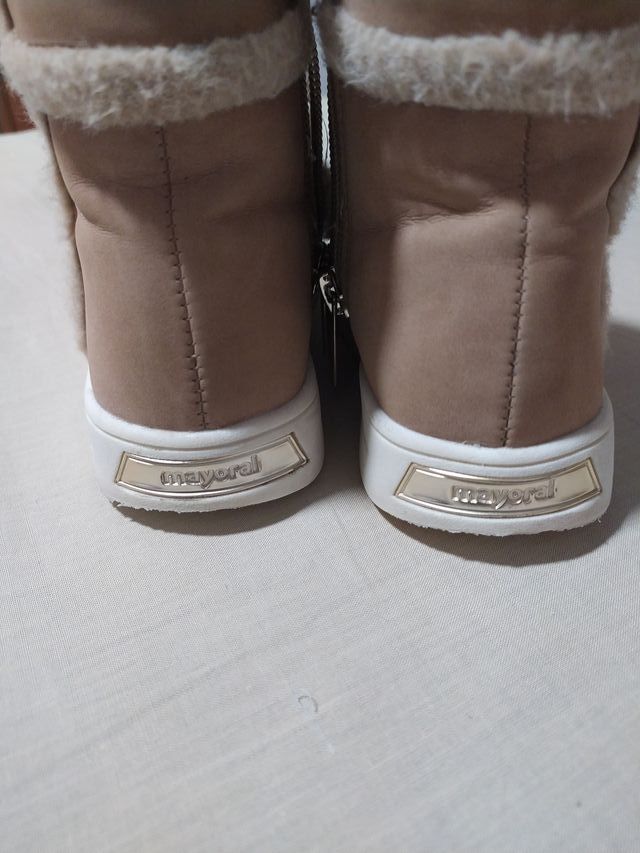 Botines niña beige Mayoral
