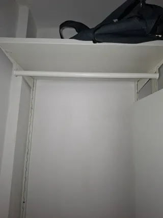 Estantería y perchero pared metal