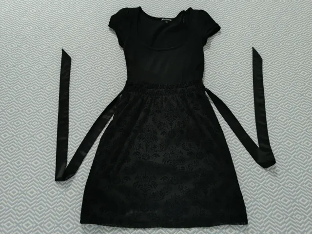 Vestido negro fiesta con cinta de raso