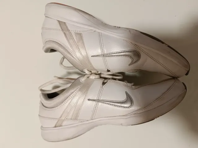 Zapatillas Nike Talla 36.5 Blancas y Plateadas
