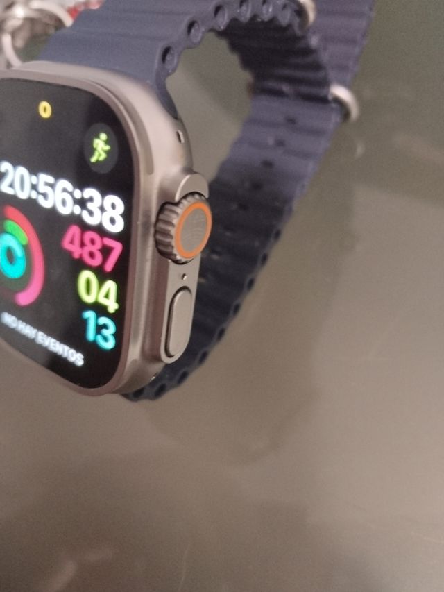 Apple Watch Ultra Plata y Azul Marino con papeles 