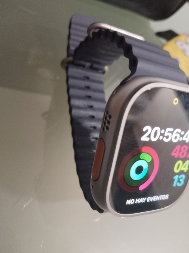 Apple Watch Ultra Plata y Azul Marino con papeles 