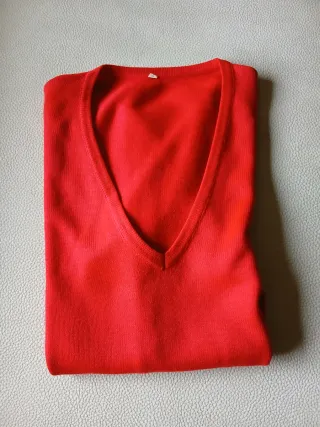 Jersey vintage cuello pico rojo