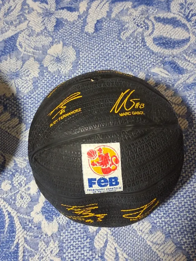 Balón de Baloncesto FEB Firmado