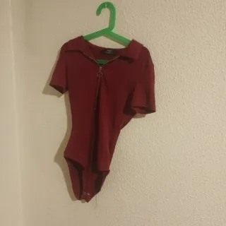 Body Bershka granate manga corta cremallera