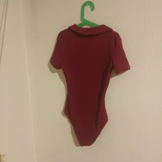 Body Bershka granate manga corta cremallera