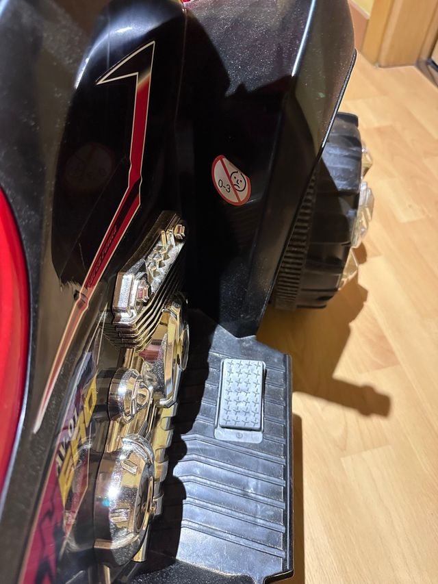 Quad infantil rojo y negro