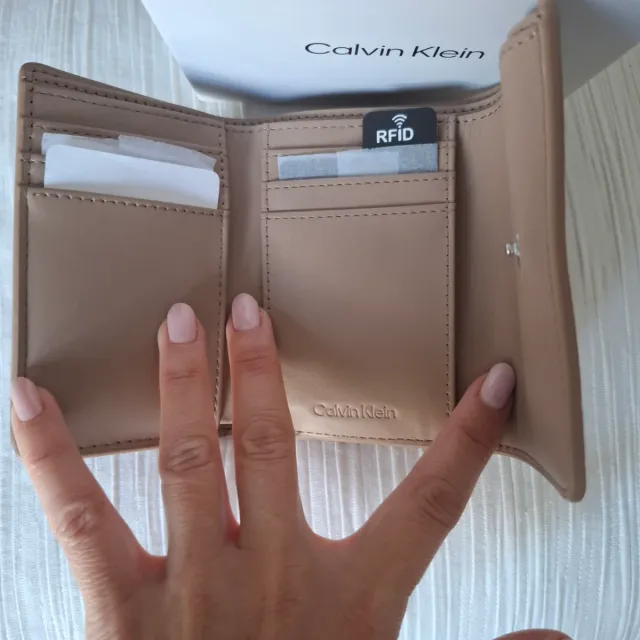 Monedero Calvin Klein Beige