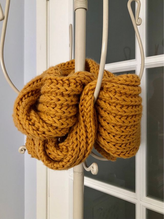 Cuello lana Katia color mostaza