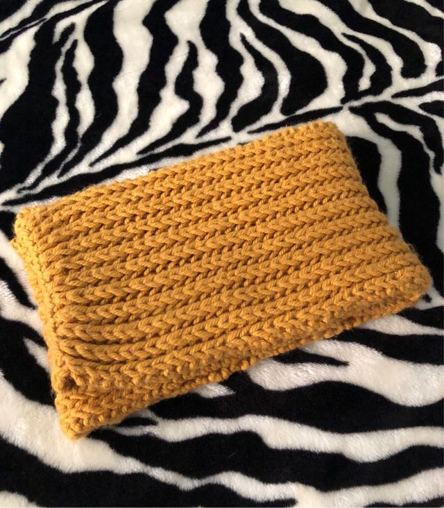 Cuello lana Katia color mostaza