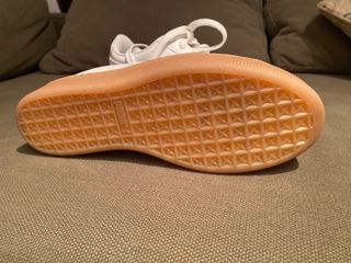 Zapatillas Puma Blancas y Marrones