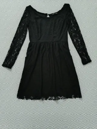 Vestido negro de encaje manga larga