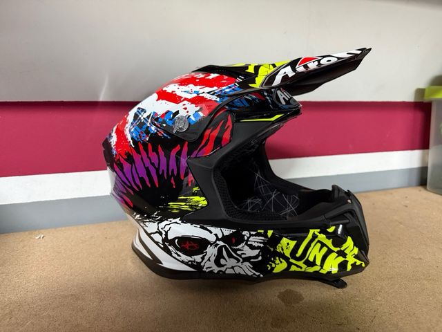 Casco Motocross Airoh