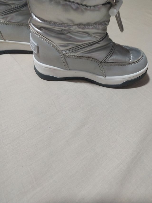 Botas plateadas niña invierno