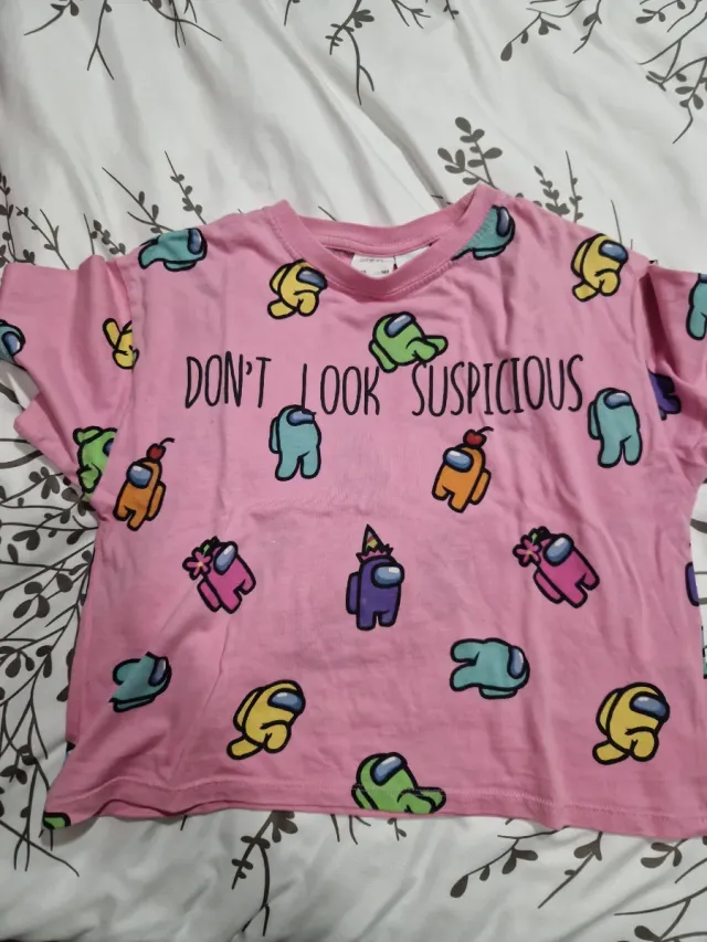 Camiseta niña Among Us rosa