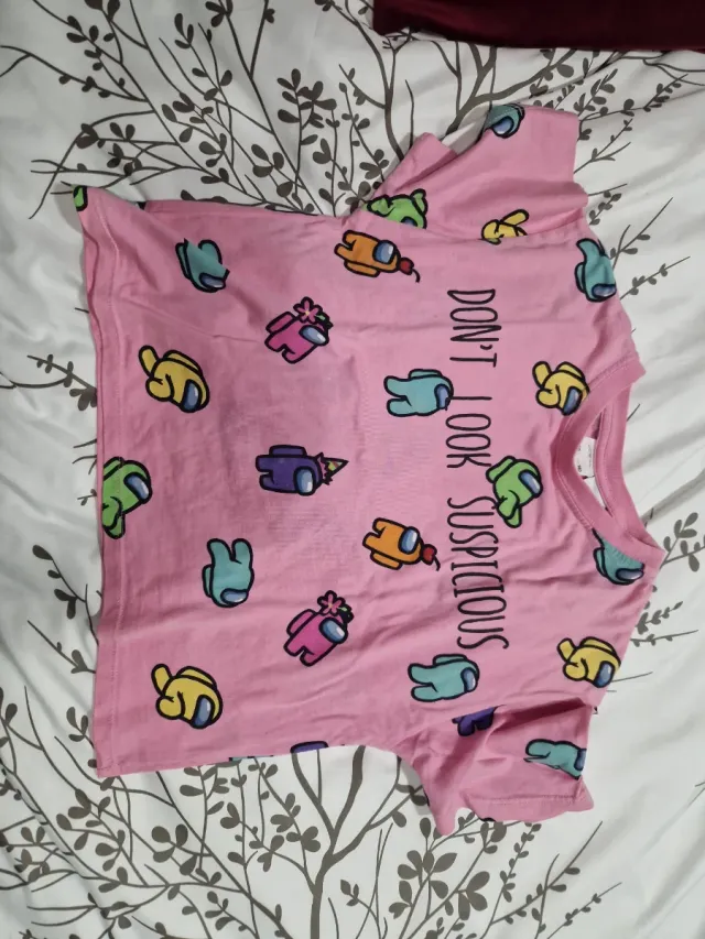 Camiseta niña Among Us rosa