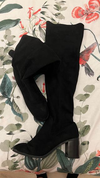 Botas altas de ante negras