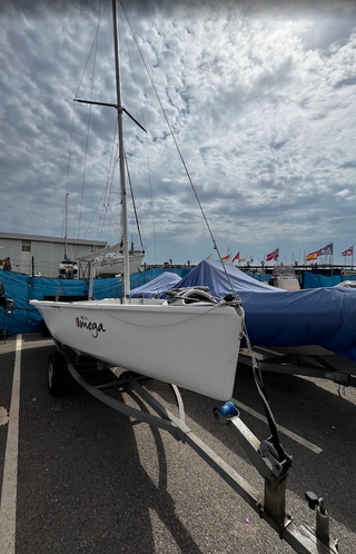 Vela Ligera Topper Omega