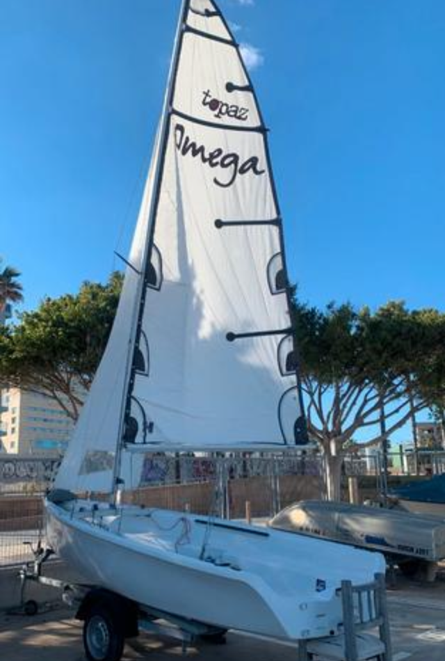 Vela Ligera Topper Omega