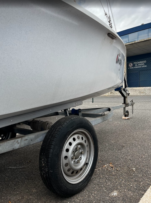 Vela Ligera Topper Omega