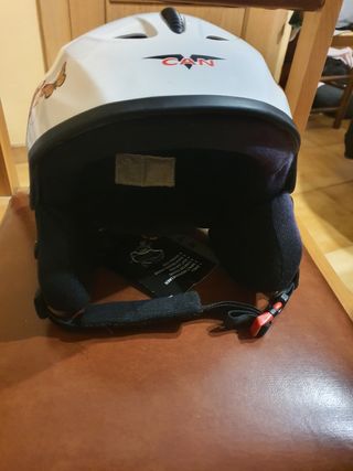 Casco de esquiar, marca CAN, modelo VS670