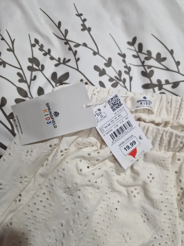 Falda niña blanca bordada