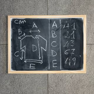 T-shirt UNIQLO JUJUTSU KAISEN Size S itadori yuji