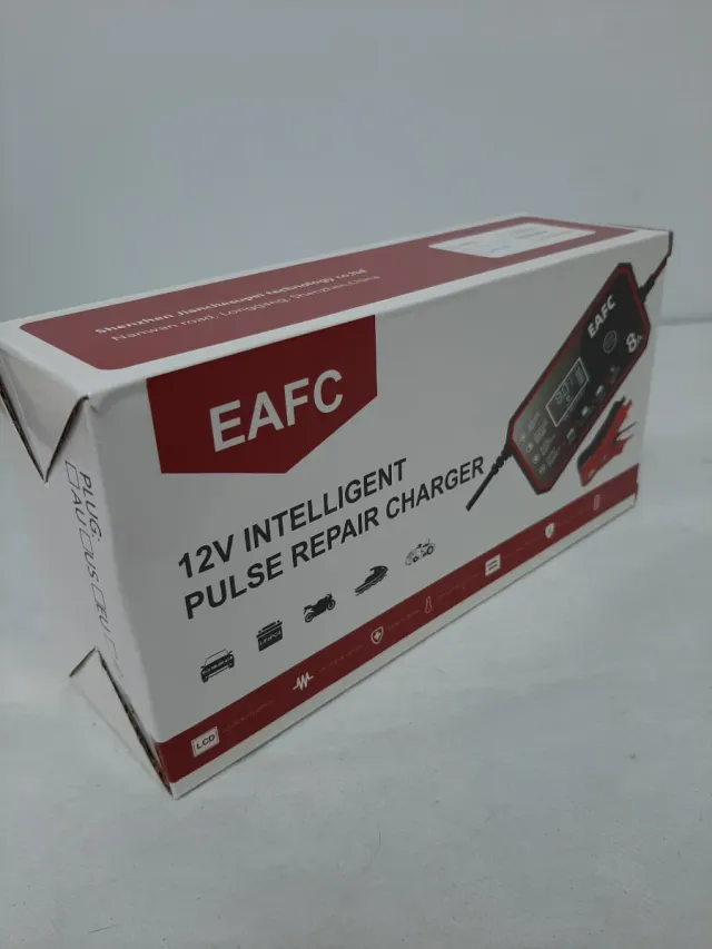 Cargador Batería coche/moto EAFC 12V 8A