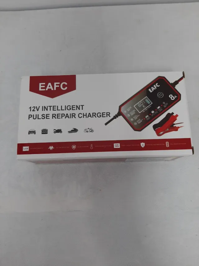 Cargador Batería coche/moto EAFC 12V 8A