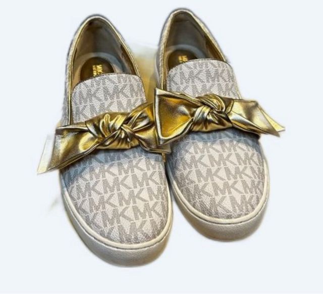 Zapatos Michael Kors Dorados Talla 39 con etiqueta