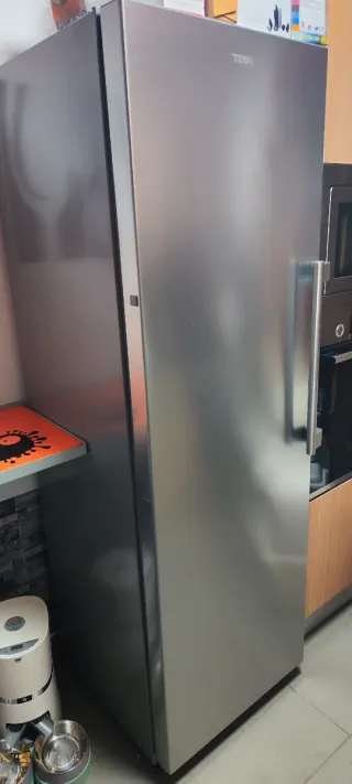 Congelador Vertical Teka TGF390 NF
