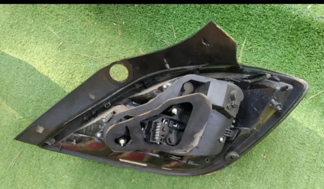 Piloto trasero izquierdo Astra H GTC