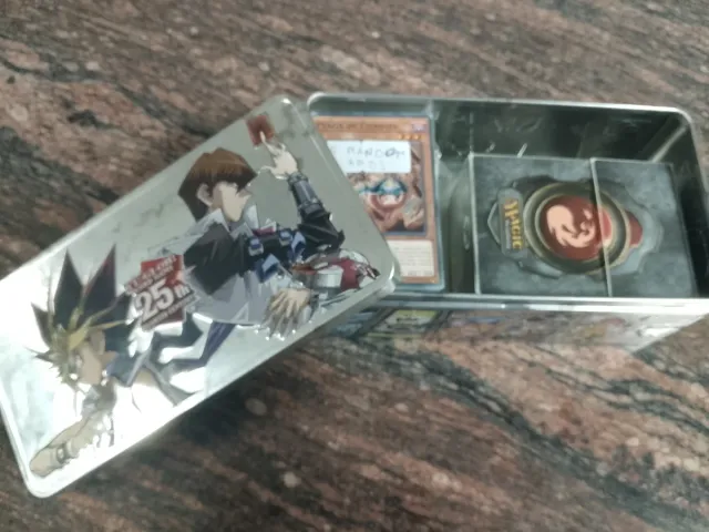 150 Cartas Yu-Gi-Oh! Aleatorias + deck box + lata