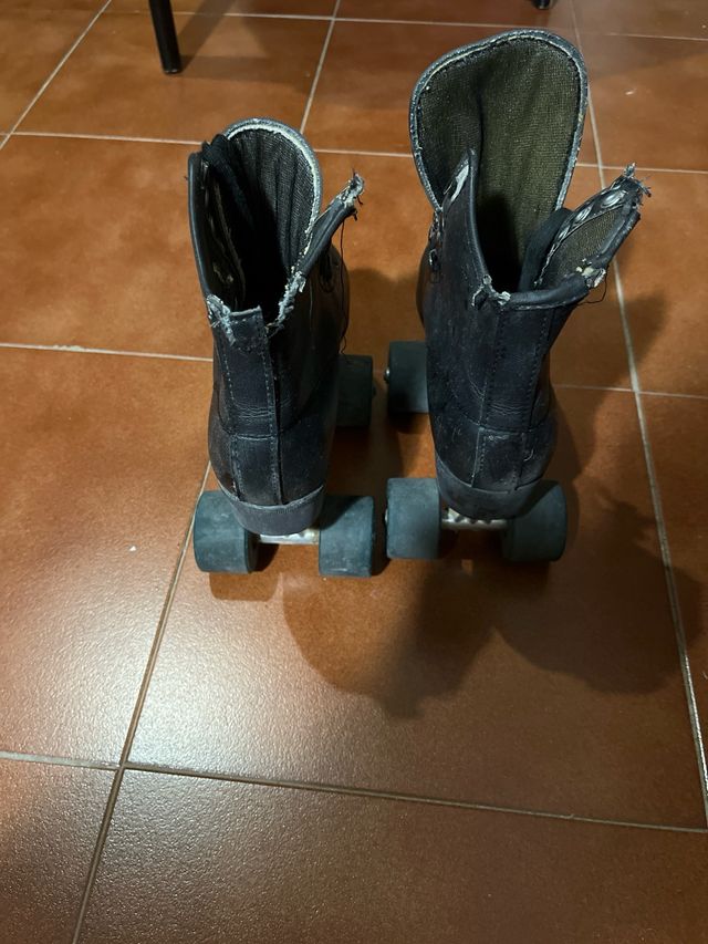Patines negros talla 36