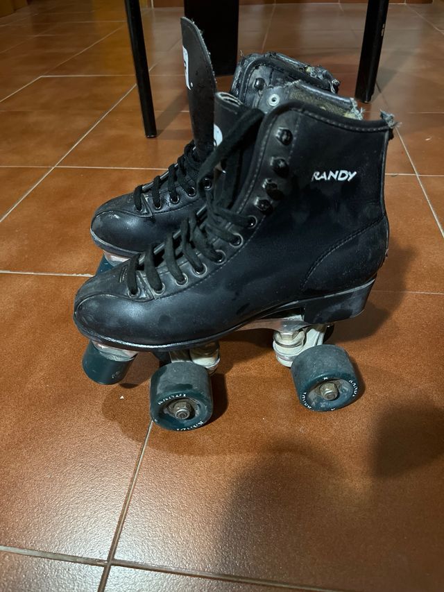 Patines negros talla 36