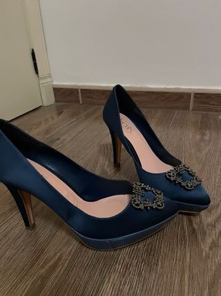 Zapatos de fiesta azul con pedrería