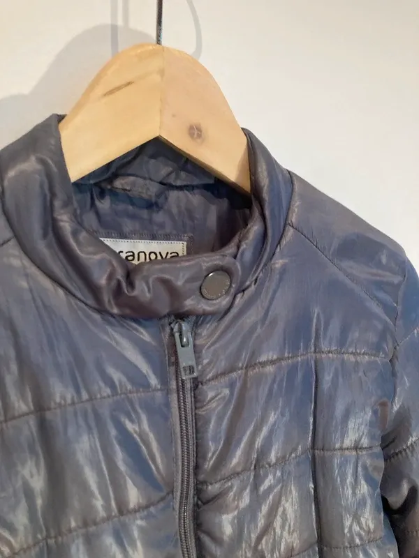 Chaqueta acolchada gris marca Terranova