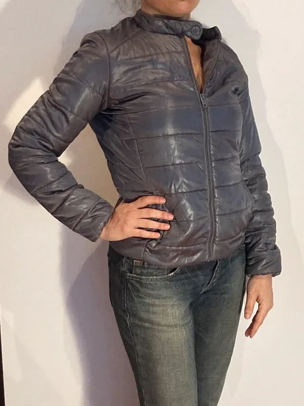 Chaqueta acolchada gris marca Terranova