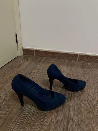 Zapatos de tacón azul