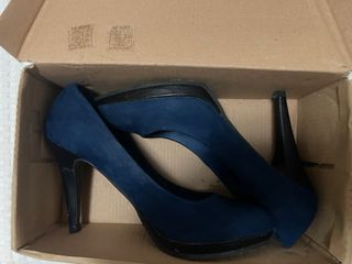 Zapatos de tacón azul