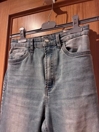 Pantalones Vaqueros Campana de Stradivarius