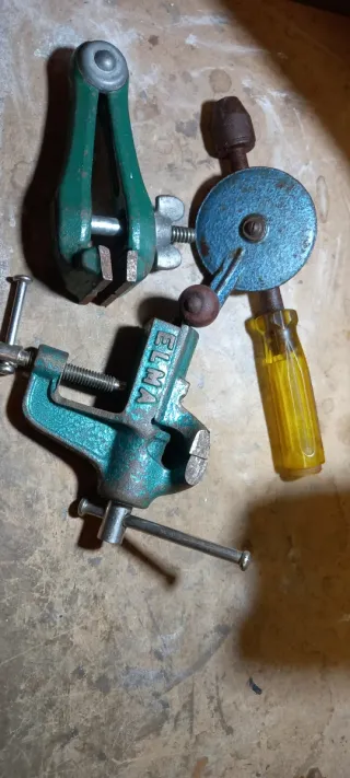 Herramientas Joyería: mordaza tornillo y Taladro